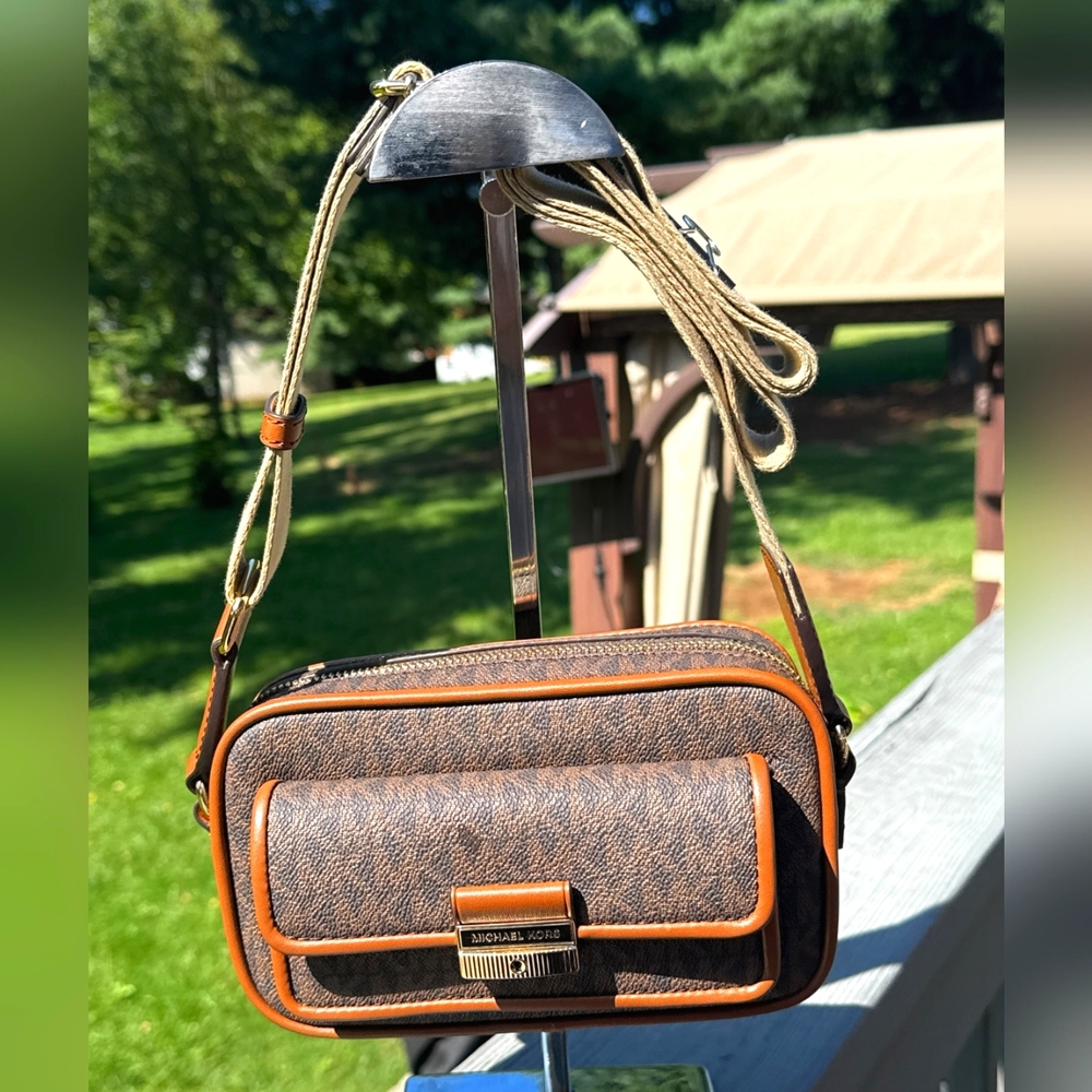 Michael Kors Bradshaw Extra-Small Signature Camera Adjustable Cross- Body (NWOT)